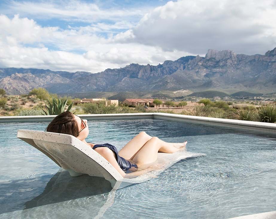 DESTINATION LOUNGER